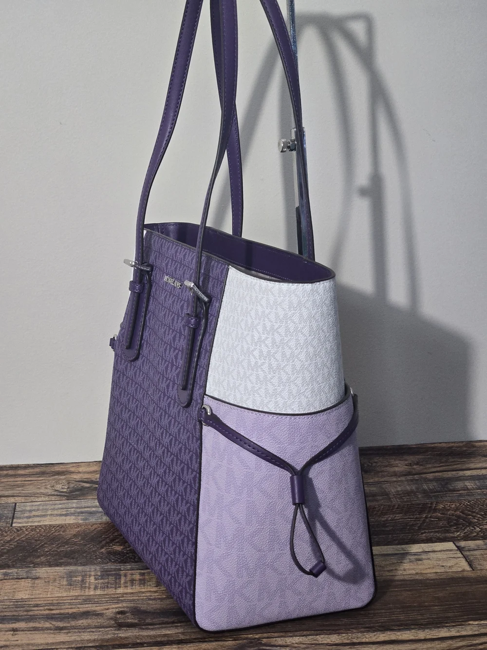 Michael Kors color dark
